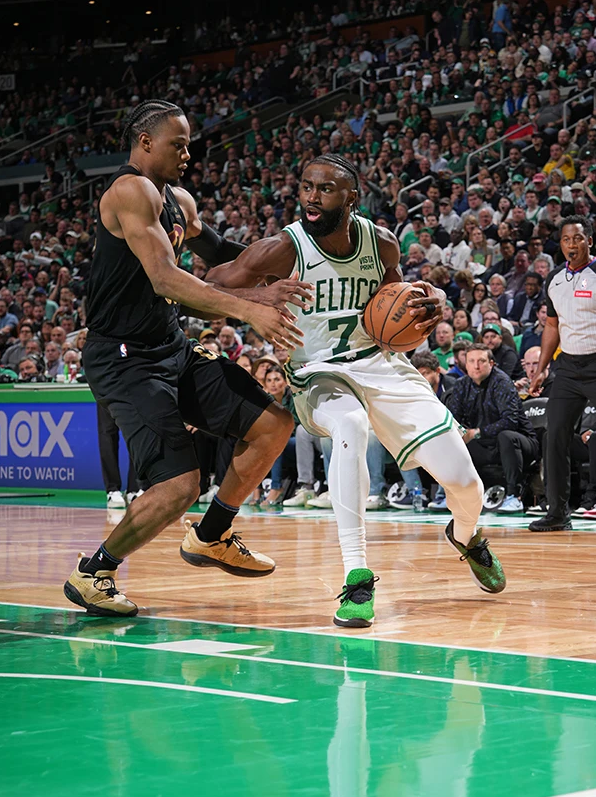 九游包含今夜浙江队手感冰凉哈登在TES比赛中突破纪录，加时末段里昂调整名单以备NBA季后赛瞬间刷屏的词条