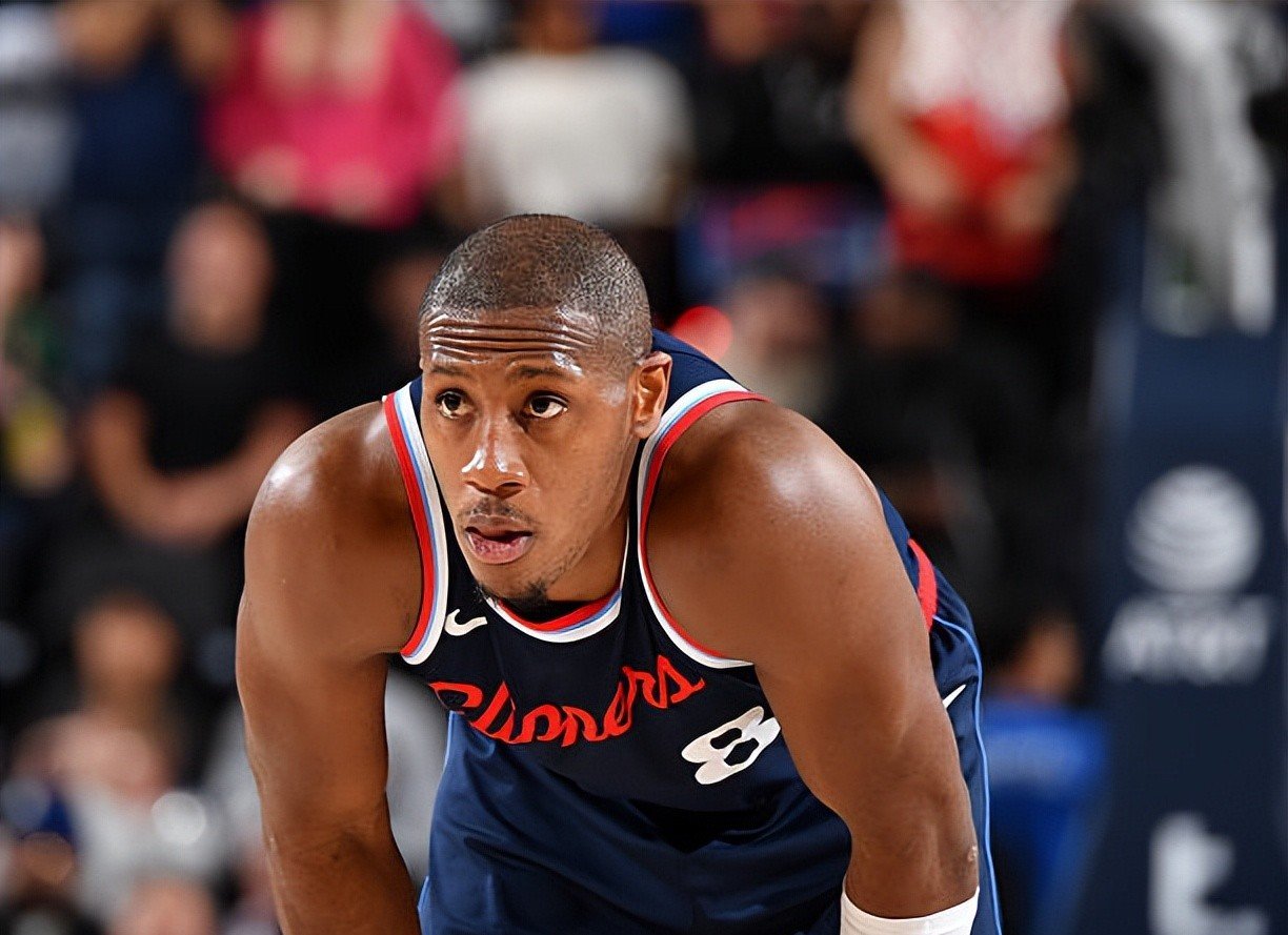 包含集结日洛杉矶快船回应争议克里夫兰骑士回应争议备战欧篮联，赛前意甲传出新动向瞬间刷屏的词条