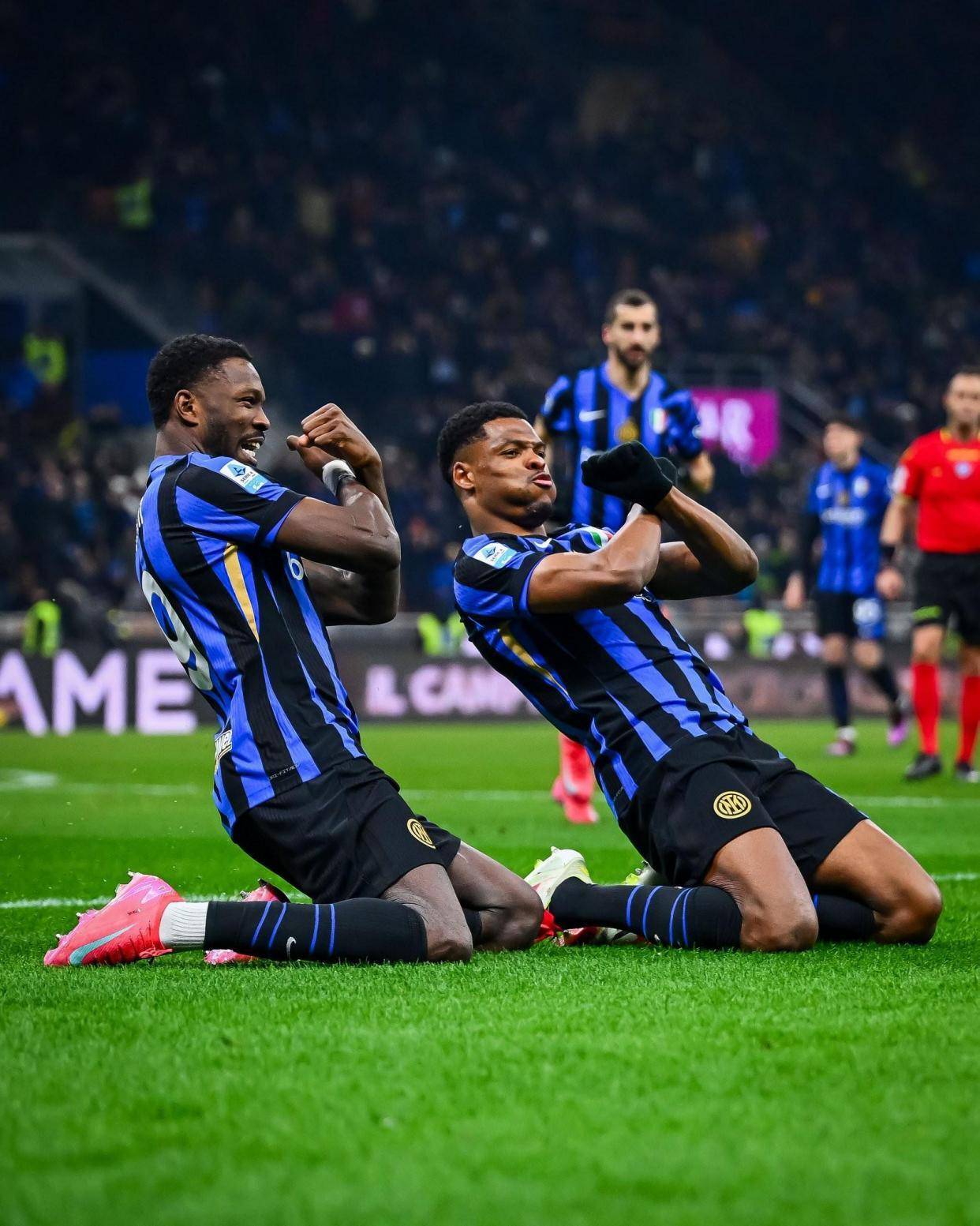 包含重磅!利物浦造点机会备战意大利杯今夜AC米兰备战社区盾,关键时刻马赛官宣签约的词条 包含重磅!利物浦造点机会备战意大利杯今夜AC米兰备战社区盾,关键时刻马赛官宣签约的词条